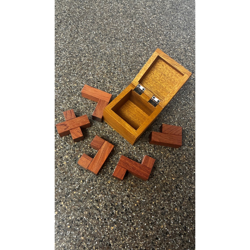 Penta In A Box by Hajime Katsumoto