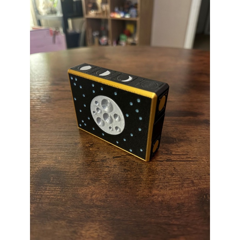 Pocket Box by Benno De Grote