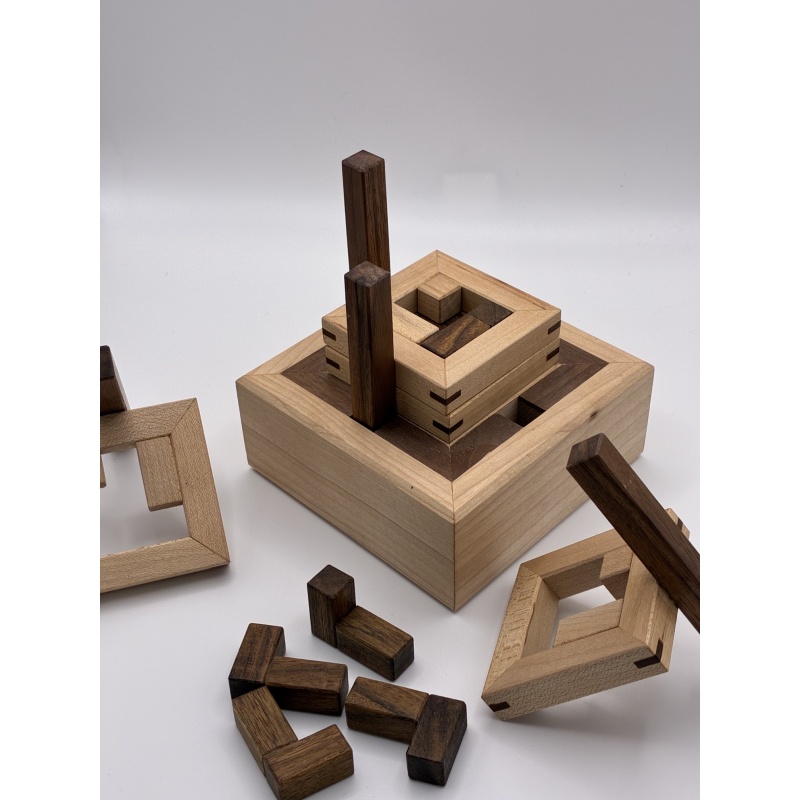 Podest by Yavuz Demirhan