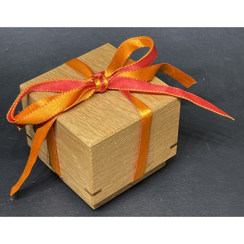 String Box by Fumio Tsuburai (Karakuri TU-14)