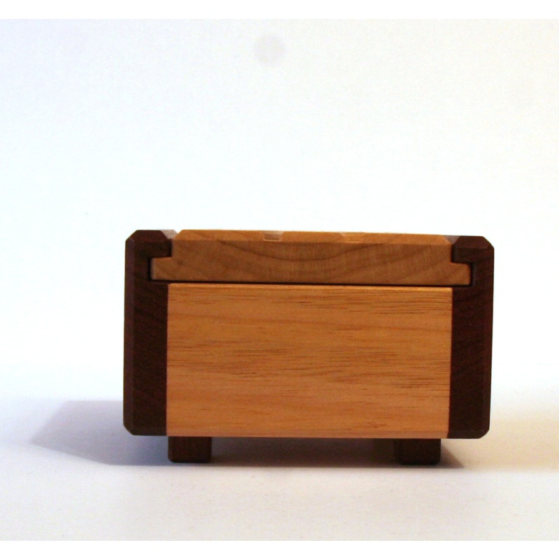 Juno - Ring Case (2019)