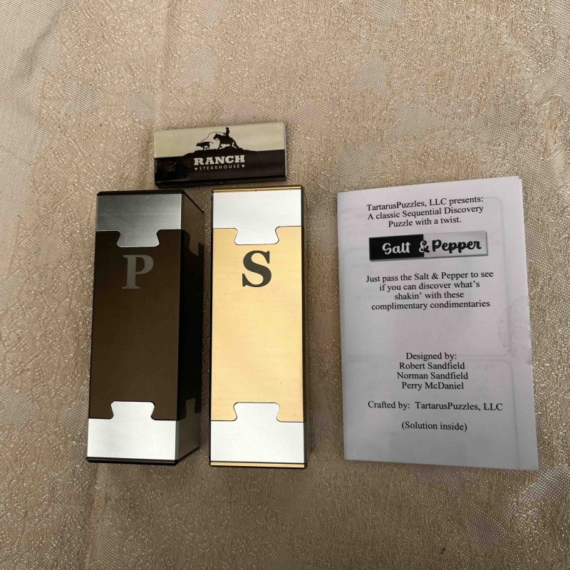 Salt+Pepper Shakers