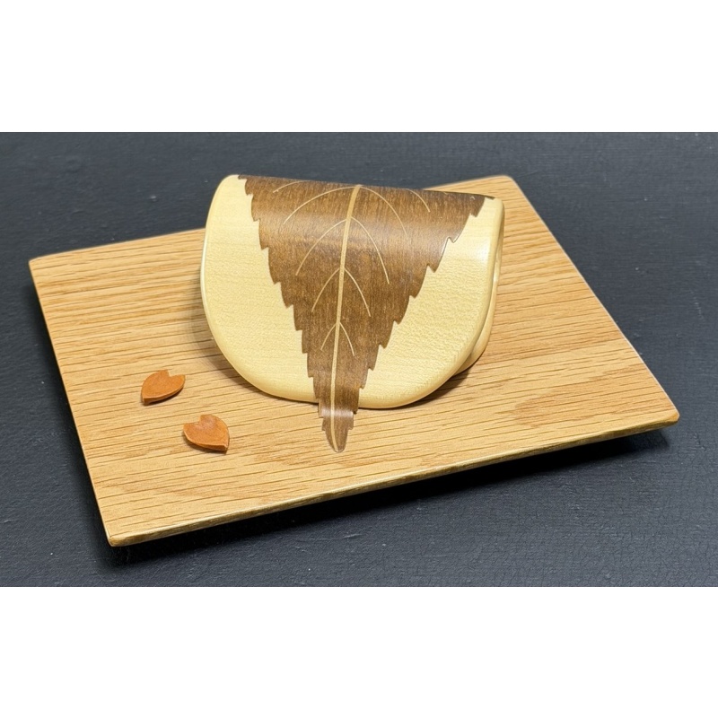 Sakura Mochi (Japanese Cake) by Akio Kamei (Karakuri)