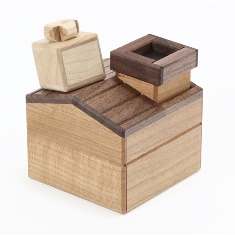 Karakuri Let's do Santa Claus Puzzle Box SS-22 UNOPENED AND UNPLAYED!