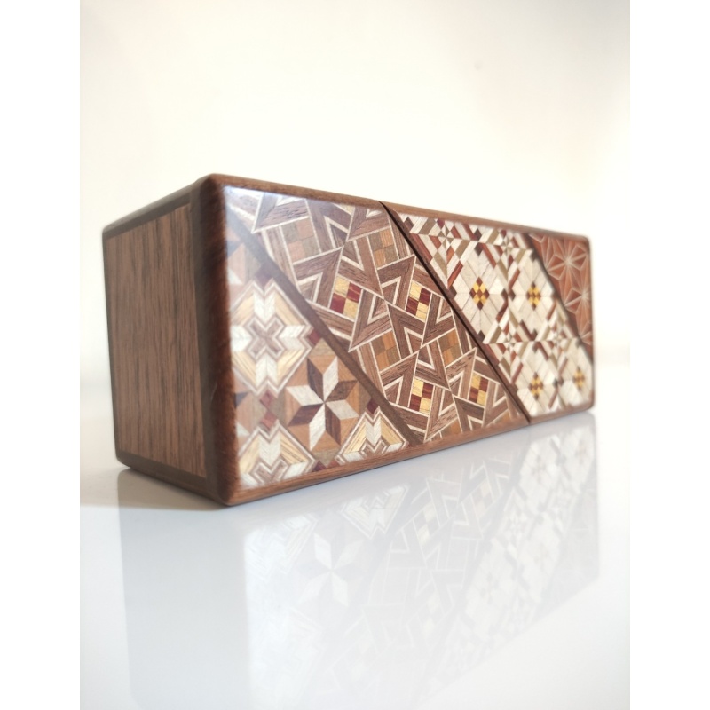 Kuru-kuru Box by Tatsuo Miyamoto