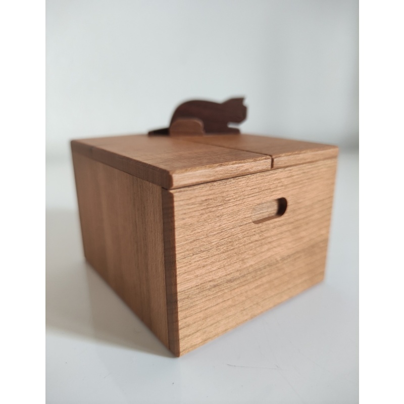 Cat & Cardboard by Yoh Kakuda