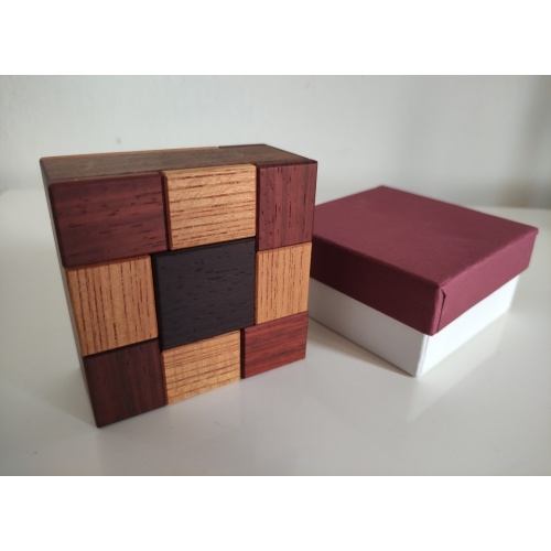 Box of Branch and Loophole by Hiroshi Iwahara