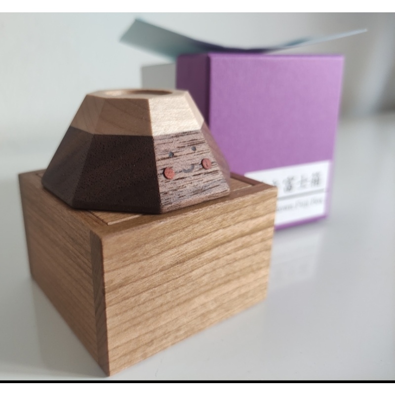 Upside-down Fuji Box by Daiki Arimura