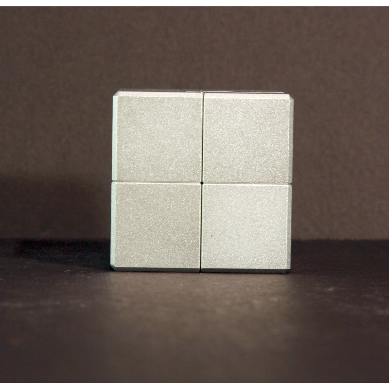 Wayne Daniels, Ronald Kint-Bruynseels - Slump Cube (made by Eric Fuller, 2023)