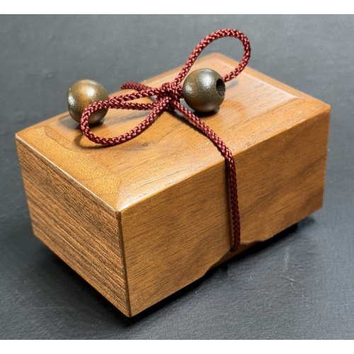 String Box 2 (M-36) by Akio Kamei (Karakuri Christmas Gift 2007)