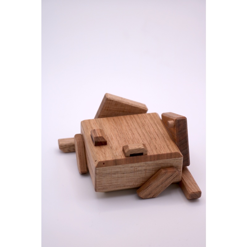 Toad - Karakuri Christmas Present 2023 by Osamu Kasho