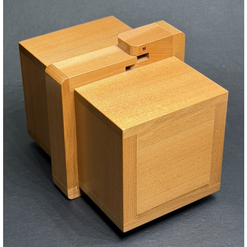 Uroboros by Shiro Tajima (Karakuri 2012)