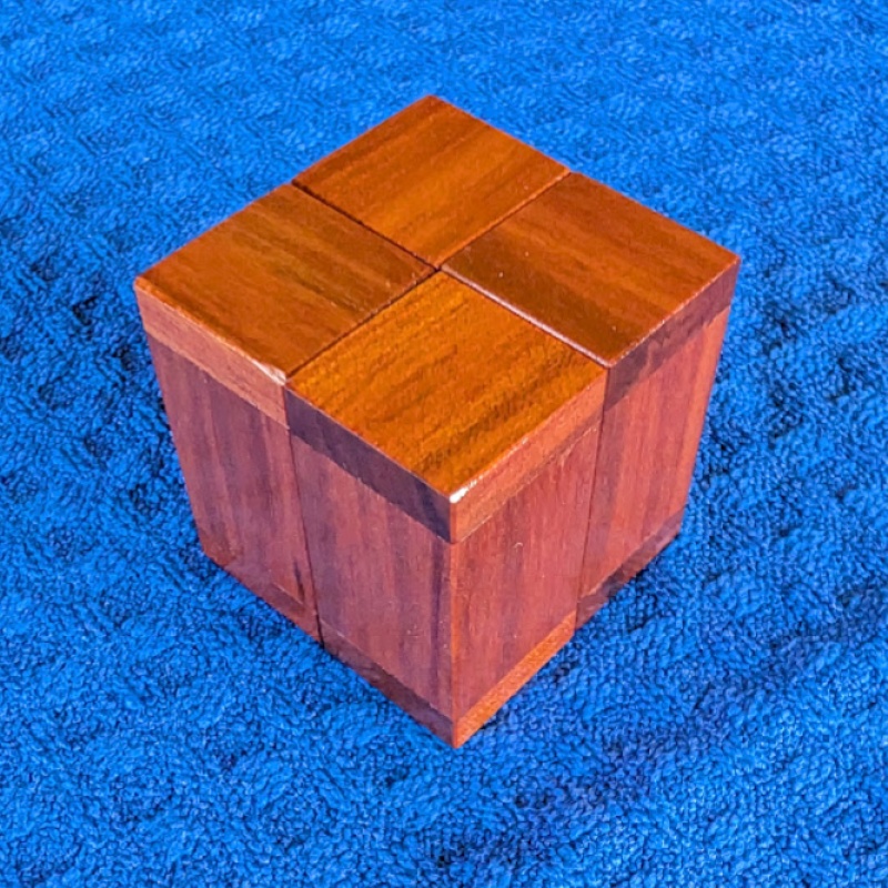 Utopian Cube by Gotz / Lensch