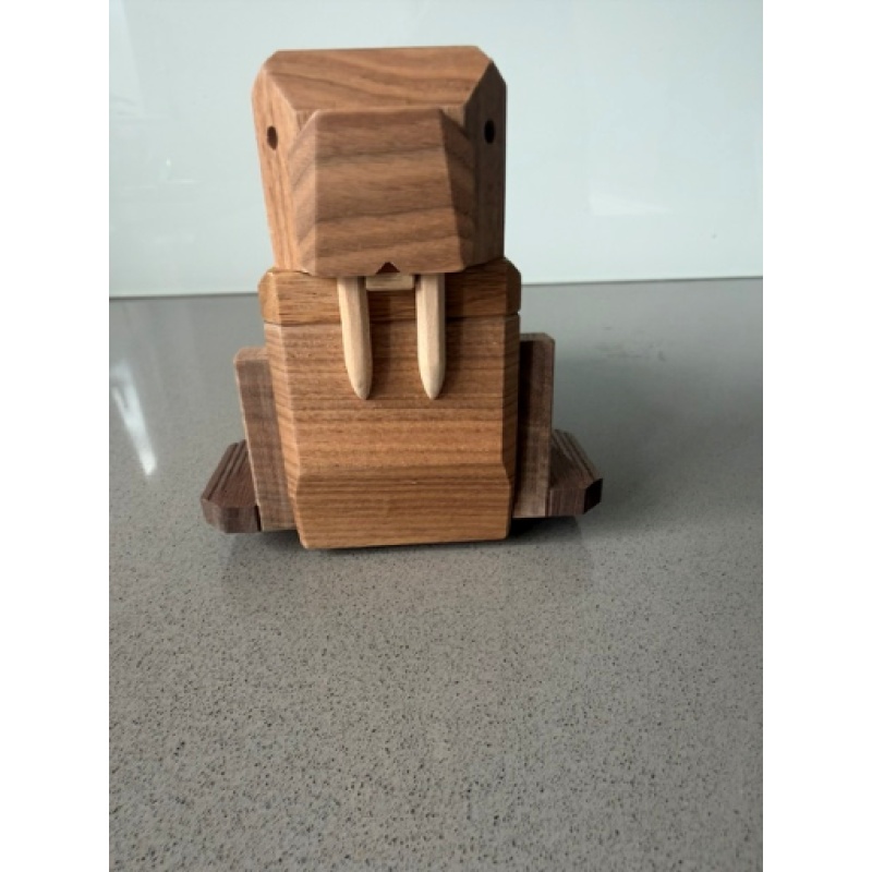 Karakuri Walrus