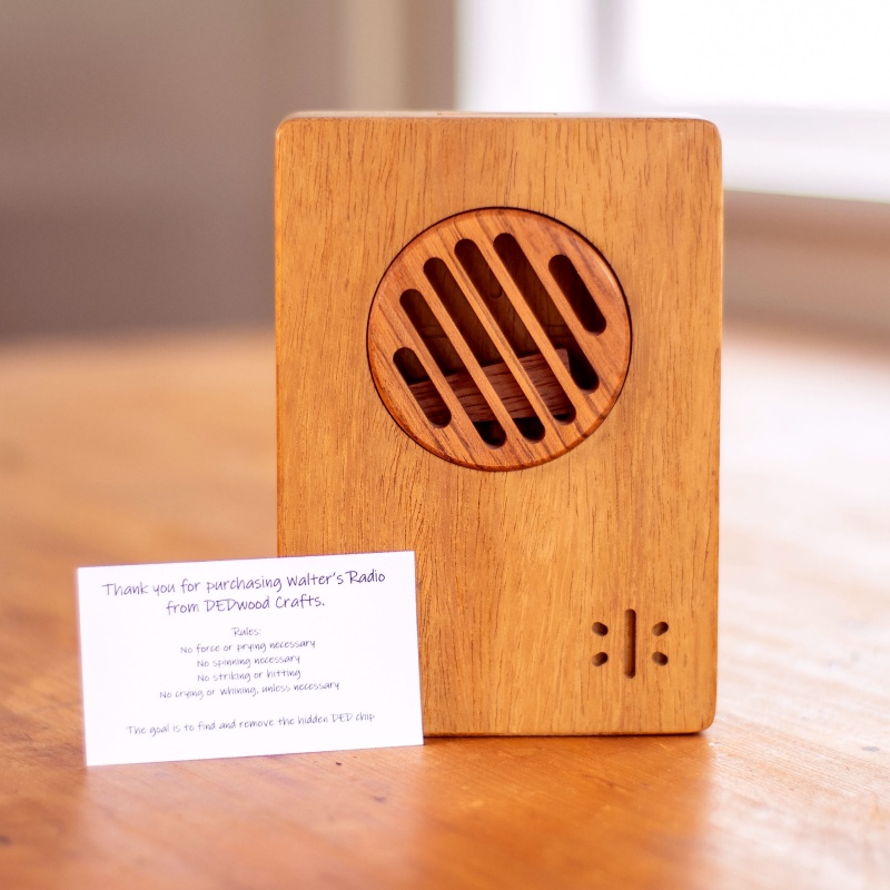 Walter's Radio - Dedwood Crafts