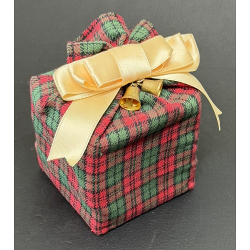 Wrapping Box by Kyoko Hoshino (Karakuri Christmas Gift 2009)