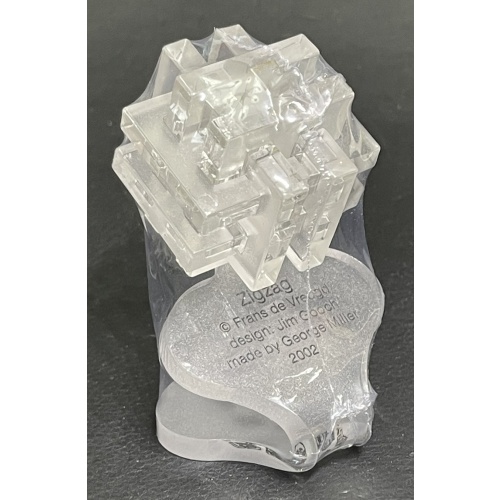 Zigzag - Acrylic puzzle designed by Jim Gooch