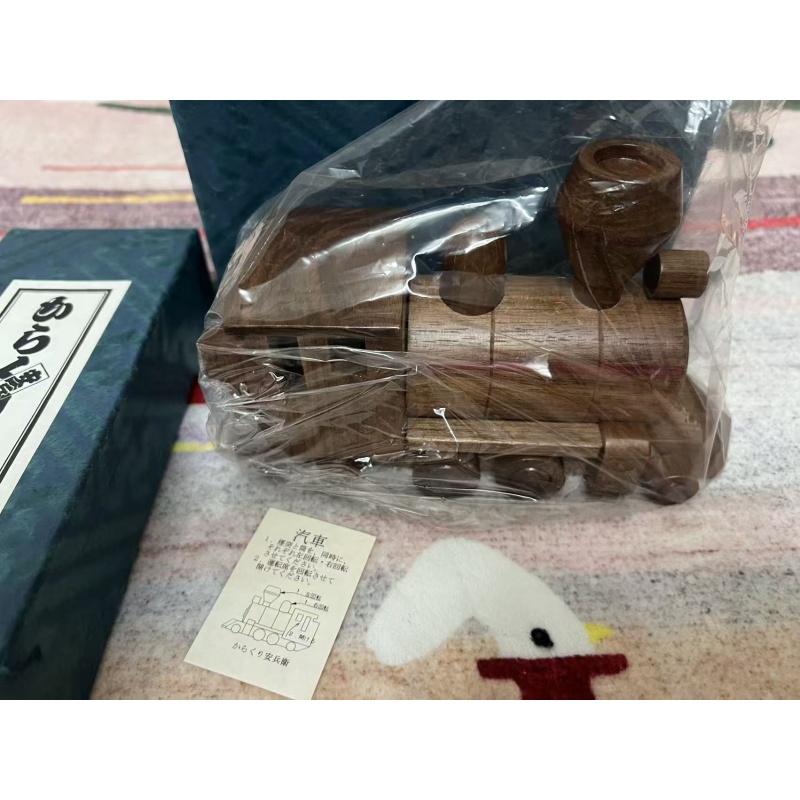 Wooden Karakuri Toy – Steam Locomotive