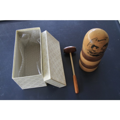 Daruma-Otoshi by Kazuyuki Tanaka