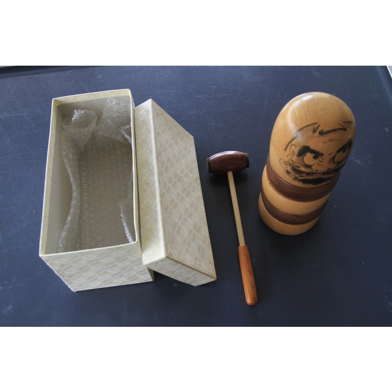 Daruma-Otoshi by Kazuyuki Tanaka