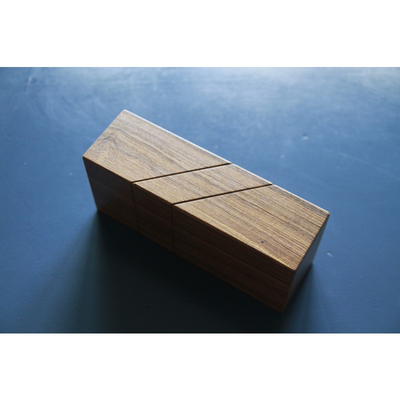 Zigzag by Akio Kamei