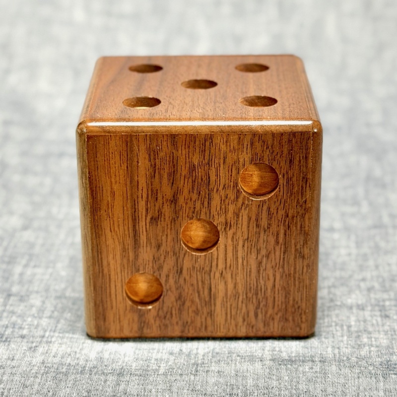 Dice (P-9-3) (1997) by Akio Kamei