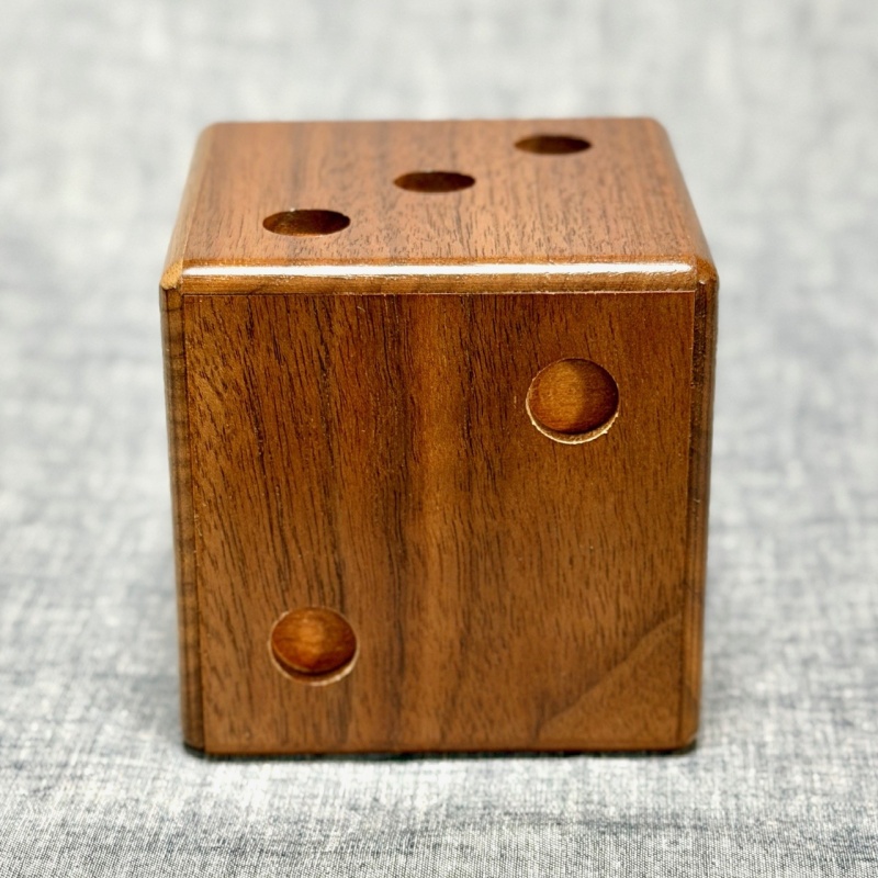 Dice (P-9-3) (1997) by Akio Kamei