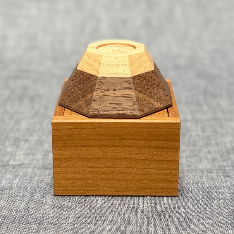 Upside down Fuji Box by Daiki Arimura KCG