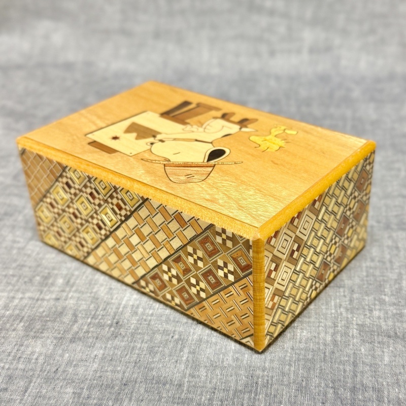 SNOOPY Secret Box Collaboration Karakuri Box