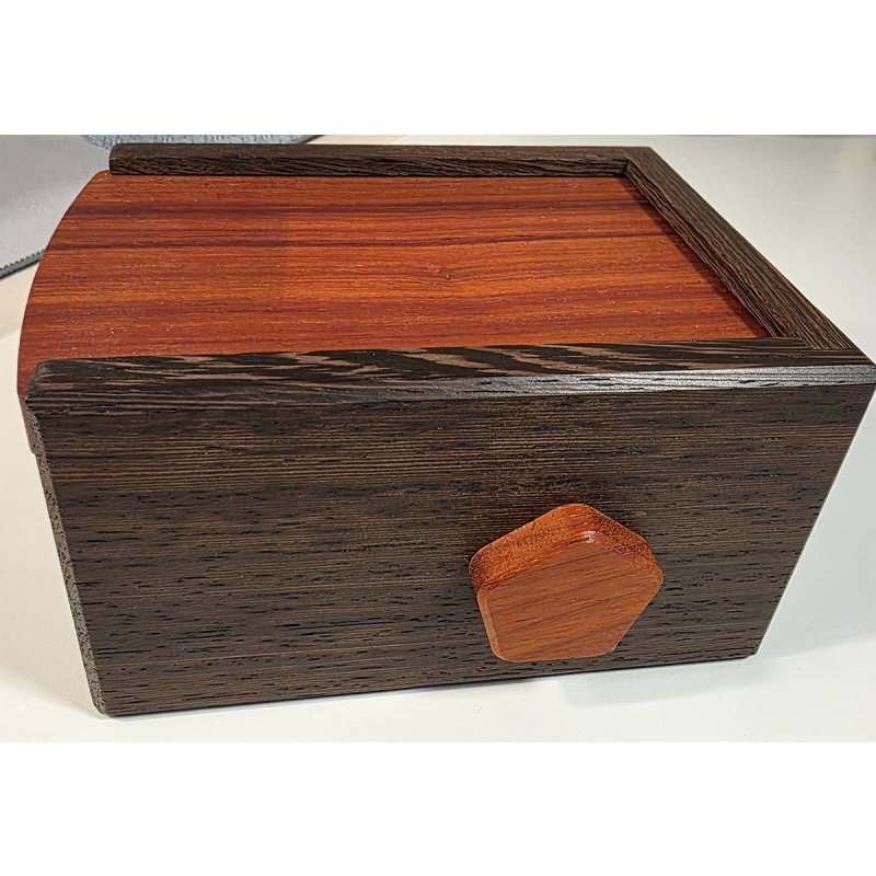 Boxed In - Dee Dixon / DEDwood