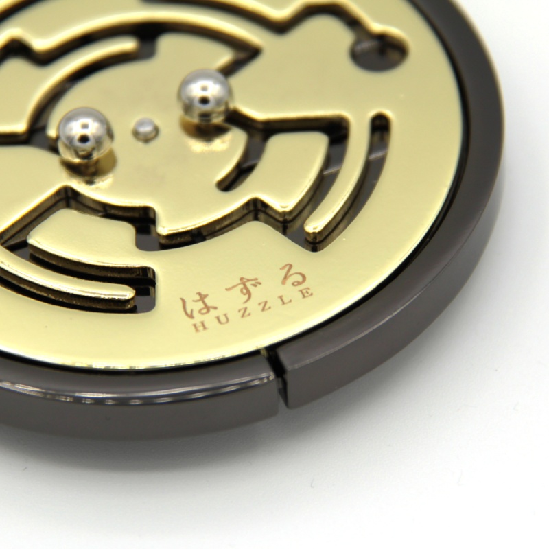 Huzzle Cast Medallion