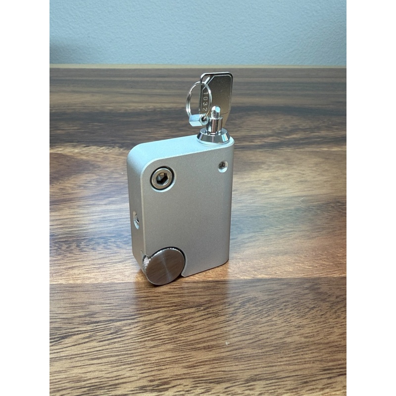 Chained Key, all metal limited edition - Luke Waier