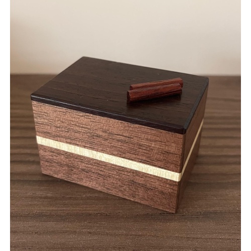 Karakuri Choclate Cake (Small Box)