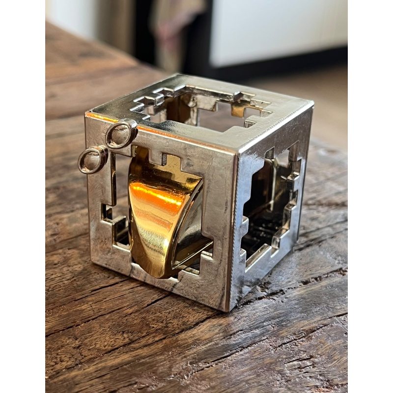Hanayama Cuby