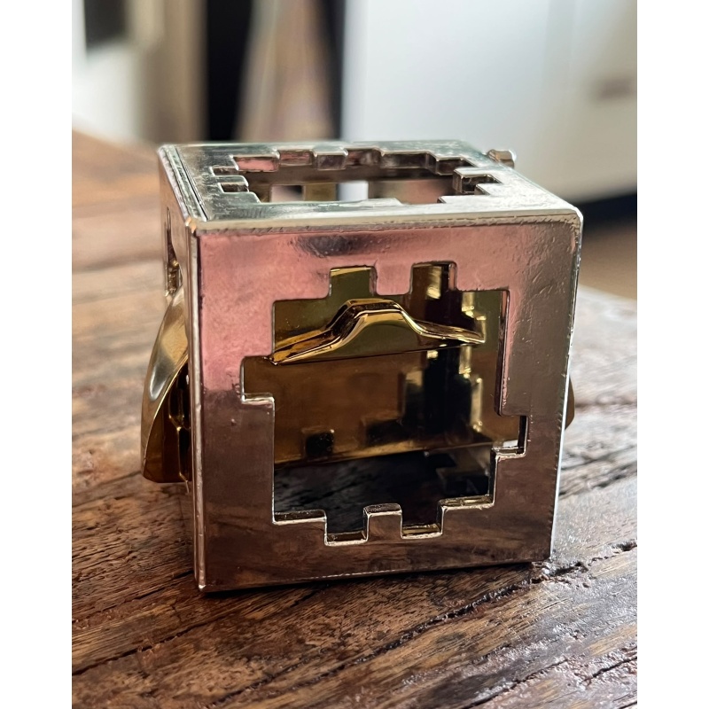 Hanayama Cuby