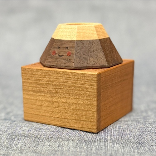 Upside down Fuji Box by Daiki Arimura KCG