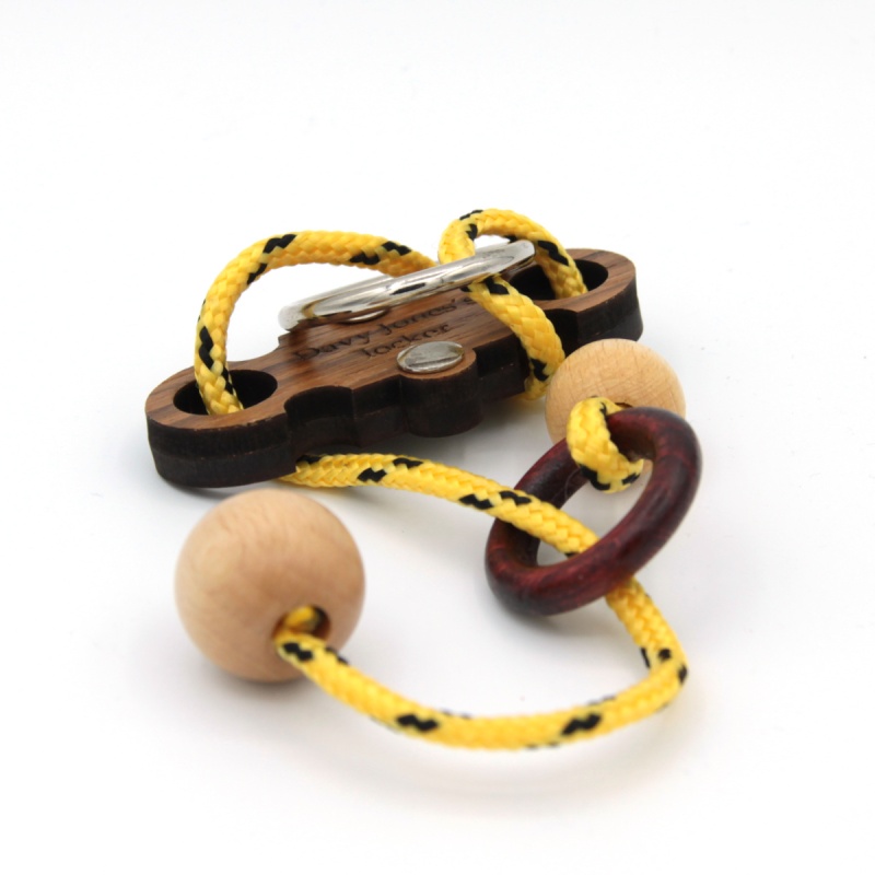 Davy Jones' locker – yellow Davy Jones' locker – yellow