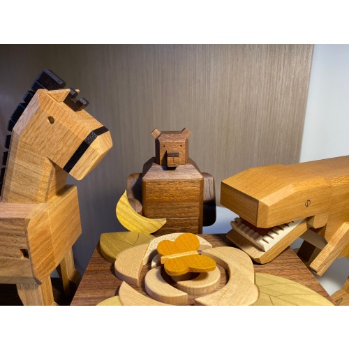 Karakuri Bear and Moon