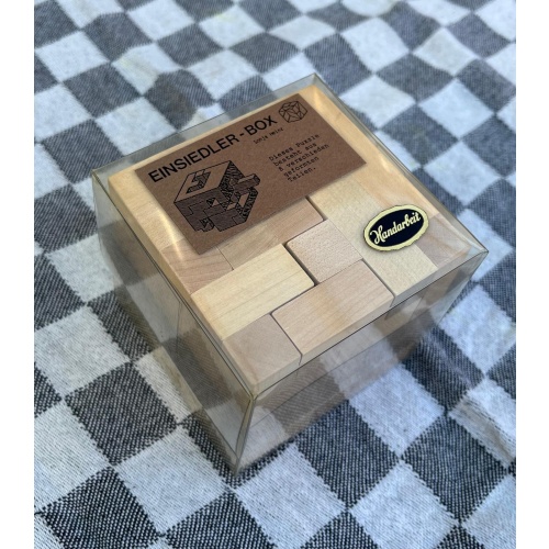 Einsiedler-Box Sonja Heinz