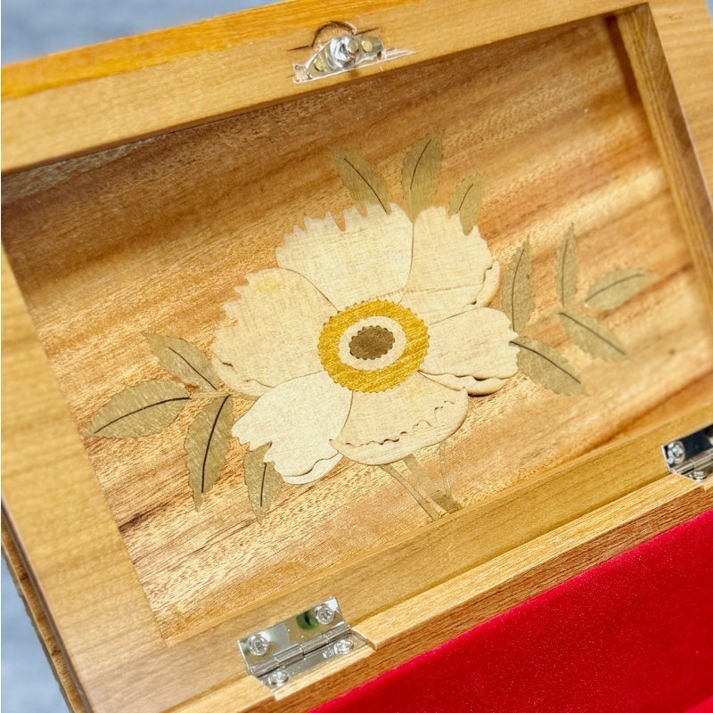 Book Type Secret Box (Large) by Noboru Honma