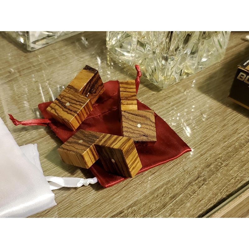 Stepping burr / Three cubes puzzle