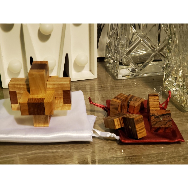 Stepping burr / Three cubes puzzle