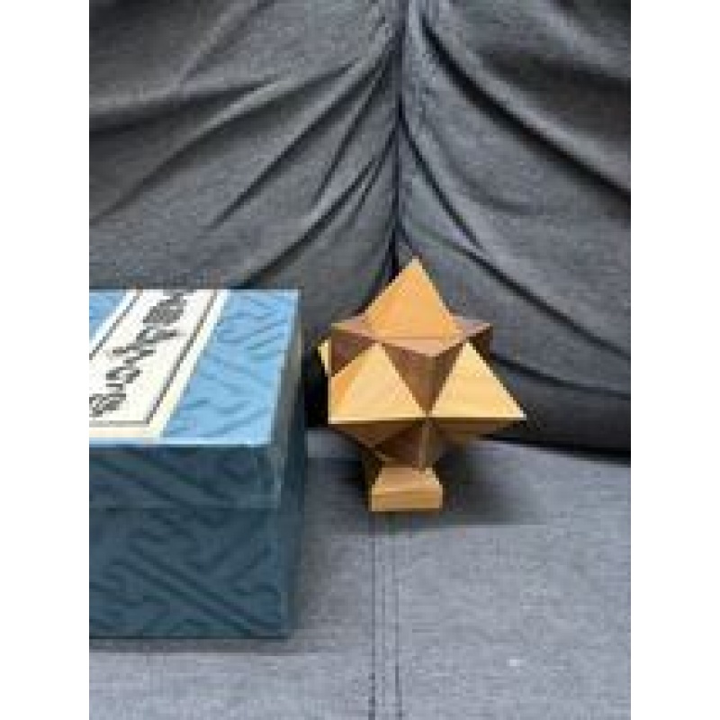"Cube & Octagon" (K-5) Akio Kamei