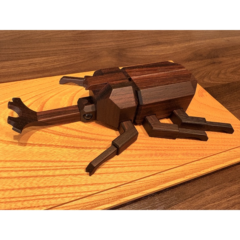 Karakuri Kabuto Box by Taisho Iwasaki