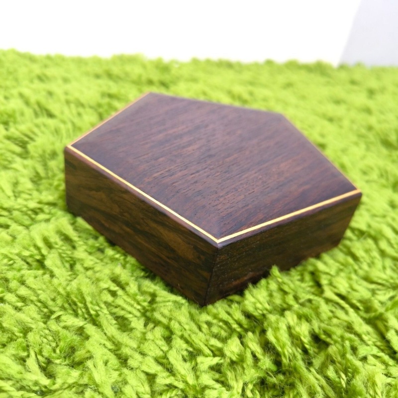 "Pentagon"(M-8) Karakuri Box Akio Kamei