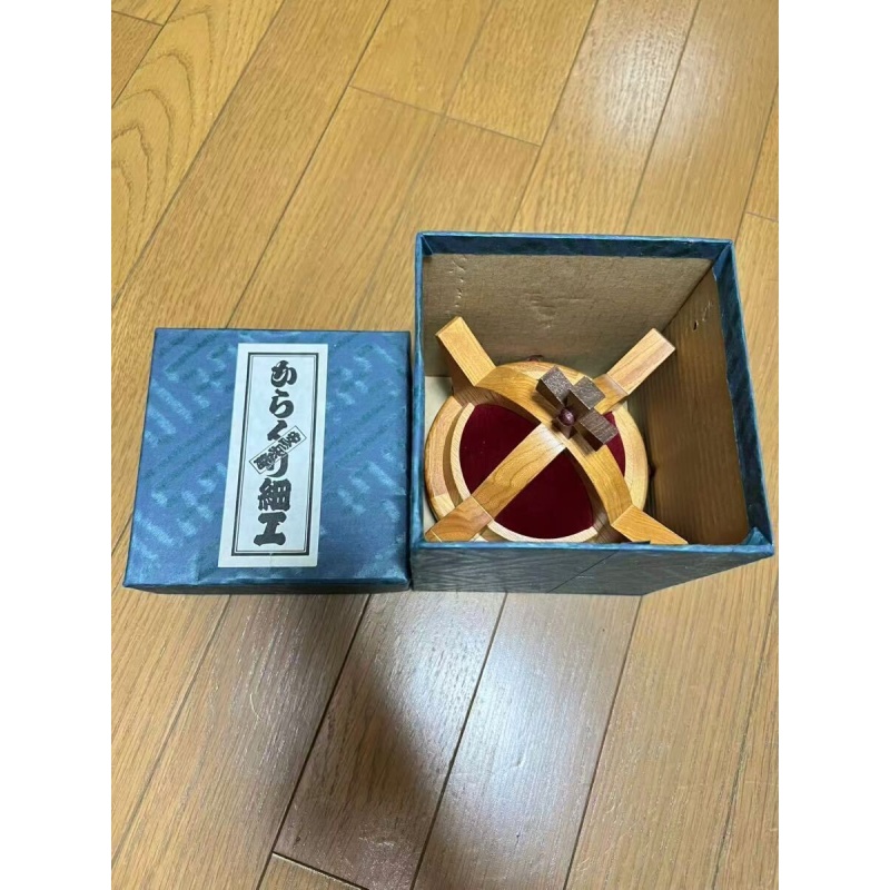 "King Crown"(P-31) Karakuri Box Akio Kamei