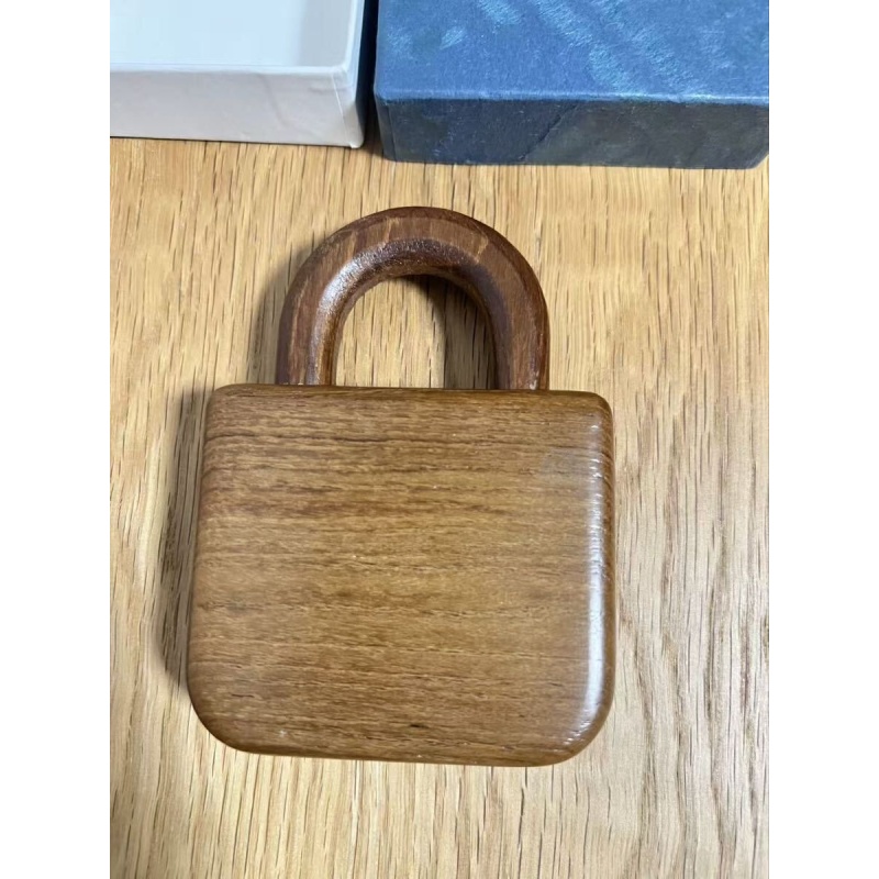 "Wooden Lock"(K-18) Karakuri Box Akio Kamei