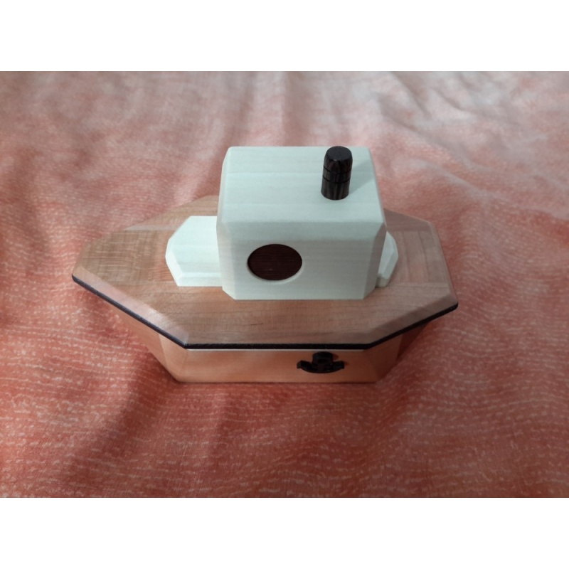 KARAKURI ON THE OCEAN BOX OS-11 BY OSAMU KASHO