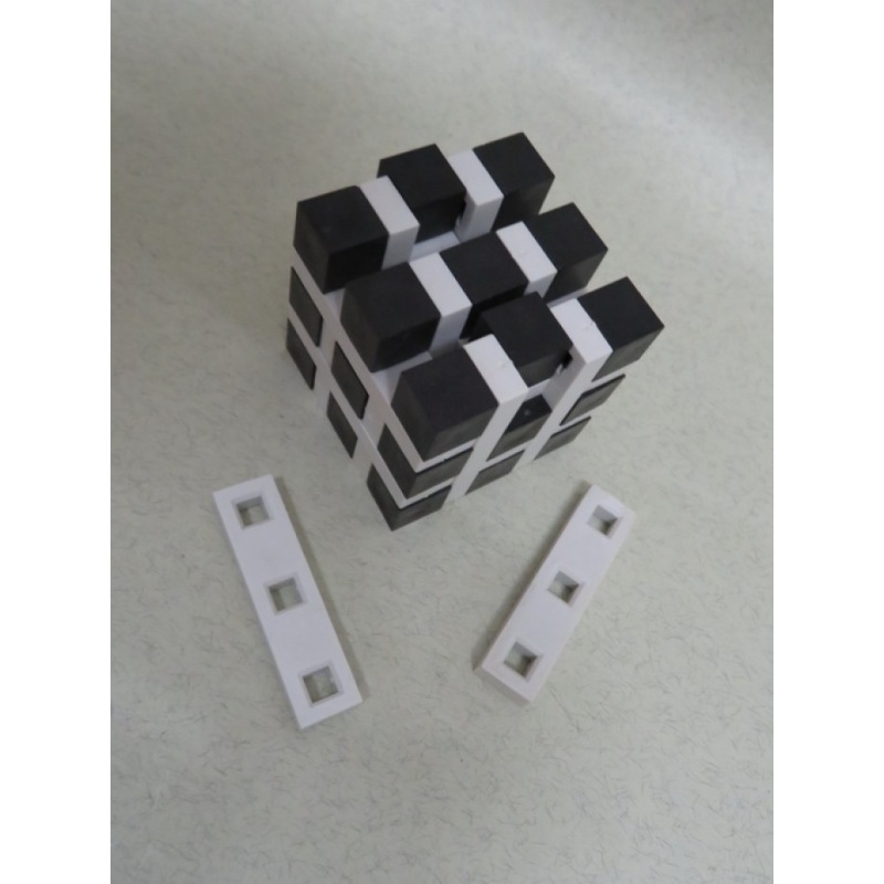 Egg-box for Egg-heads, IPP16 exchange puzzle