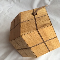 stringwrapped rhombic dodecahedron box